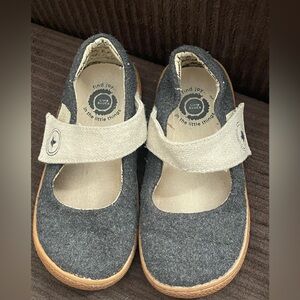 Livie & Luca gray tweed Mary Jane w/velcro buckle size 11